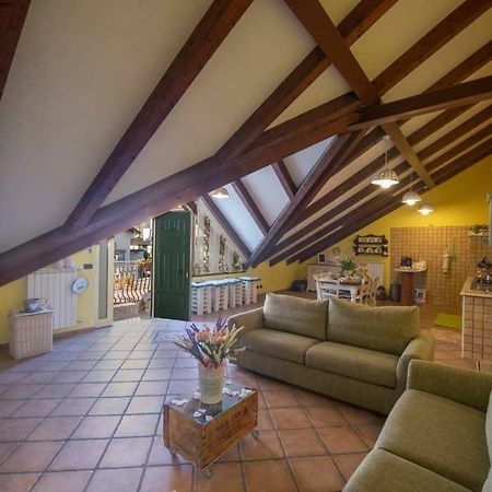 Apartament Mansarda Ciaciano Bomerano Zewnętrze zdjęcie