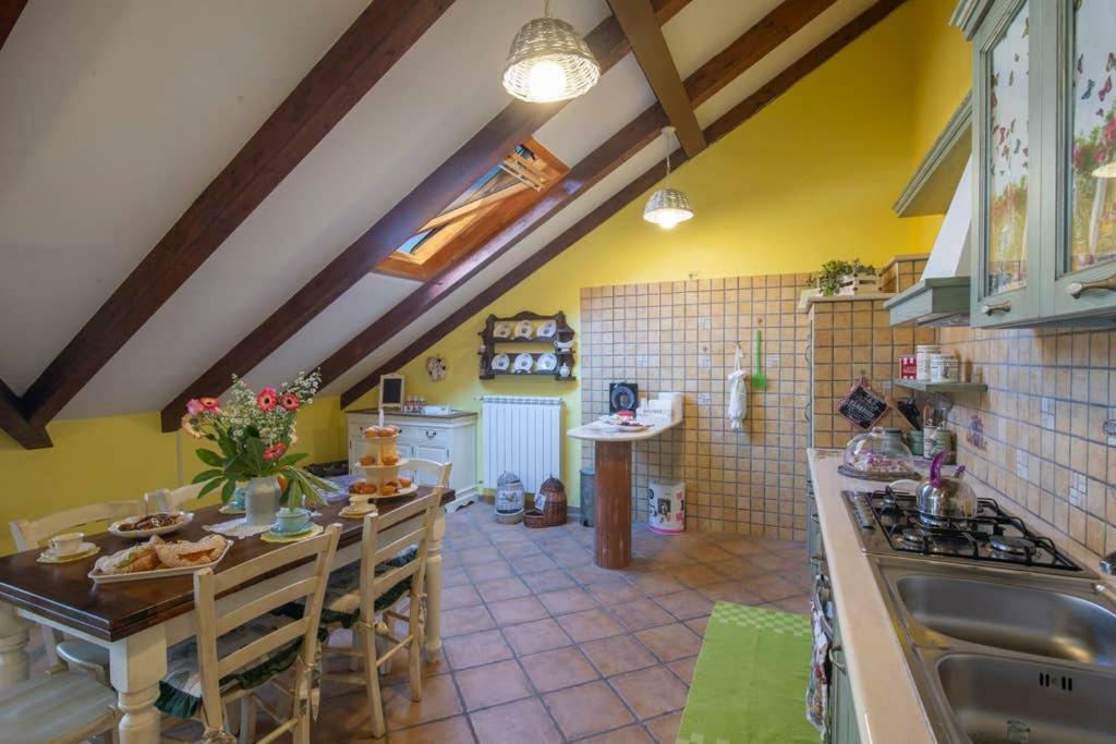 Apartament Mansarda Ciaciano Bomerano Zewnętrze zdjęcie