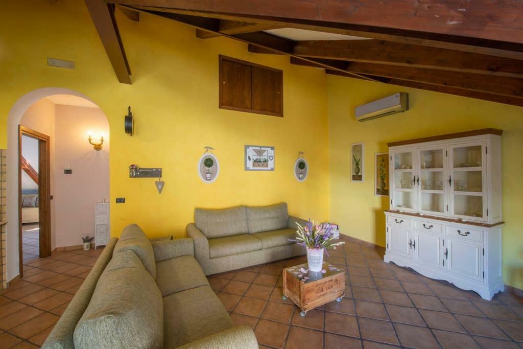Apartament Mansarda Ciaciano Bomerano Zewnętrze zdjęcie