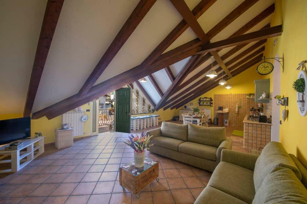 Apartament Mansarda Ciaciano Bomerano Zewnętrze zdjęcie